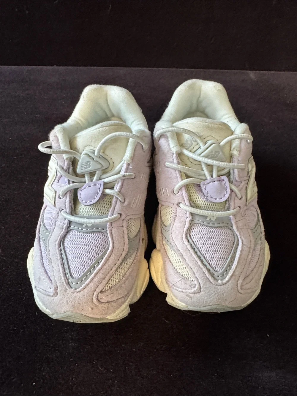 New Balance Kids Sneakers in Light Pink/lilac and Cream